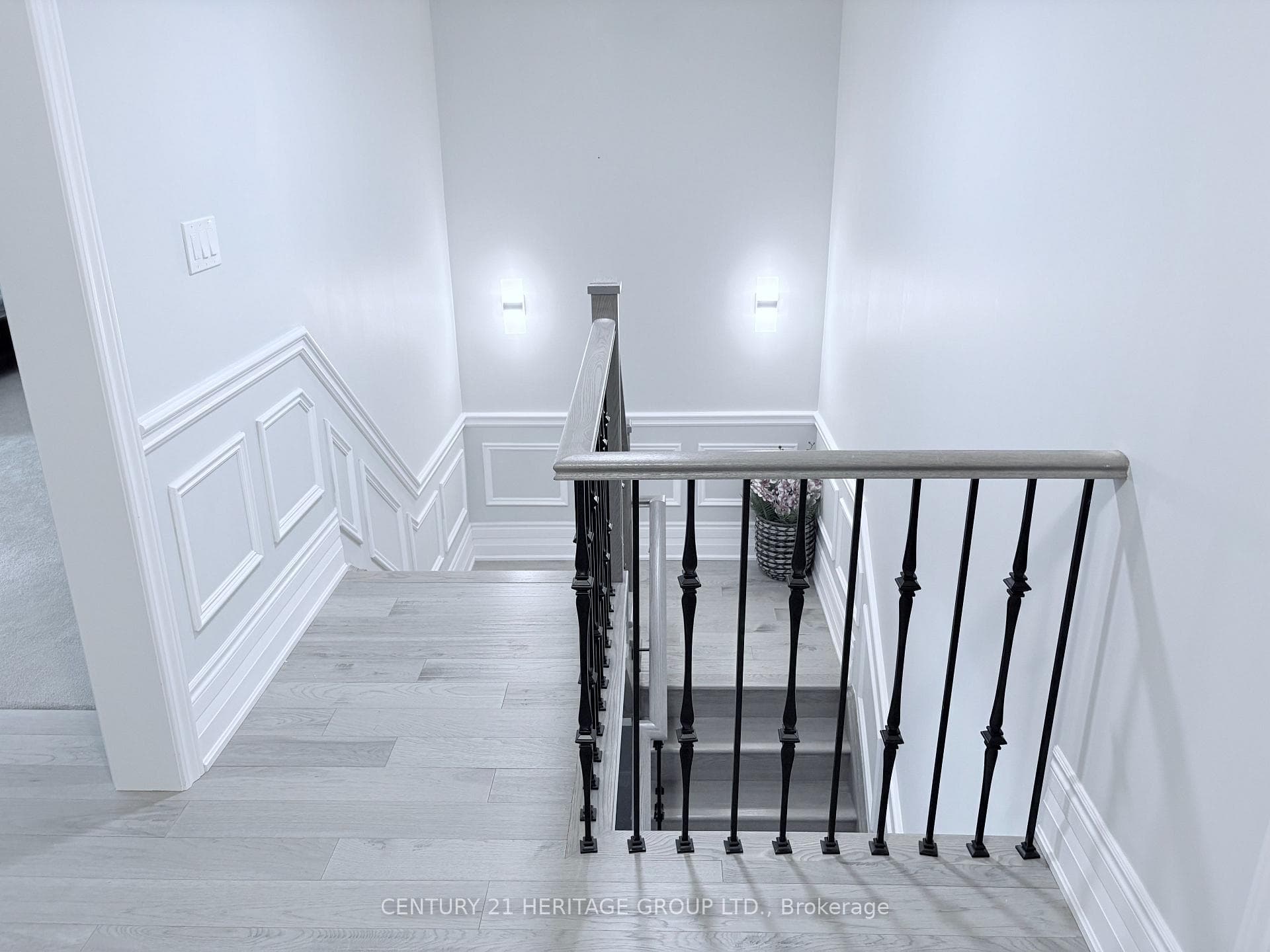 1110 Wickham Road photo 20