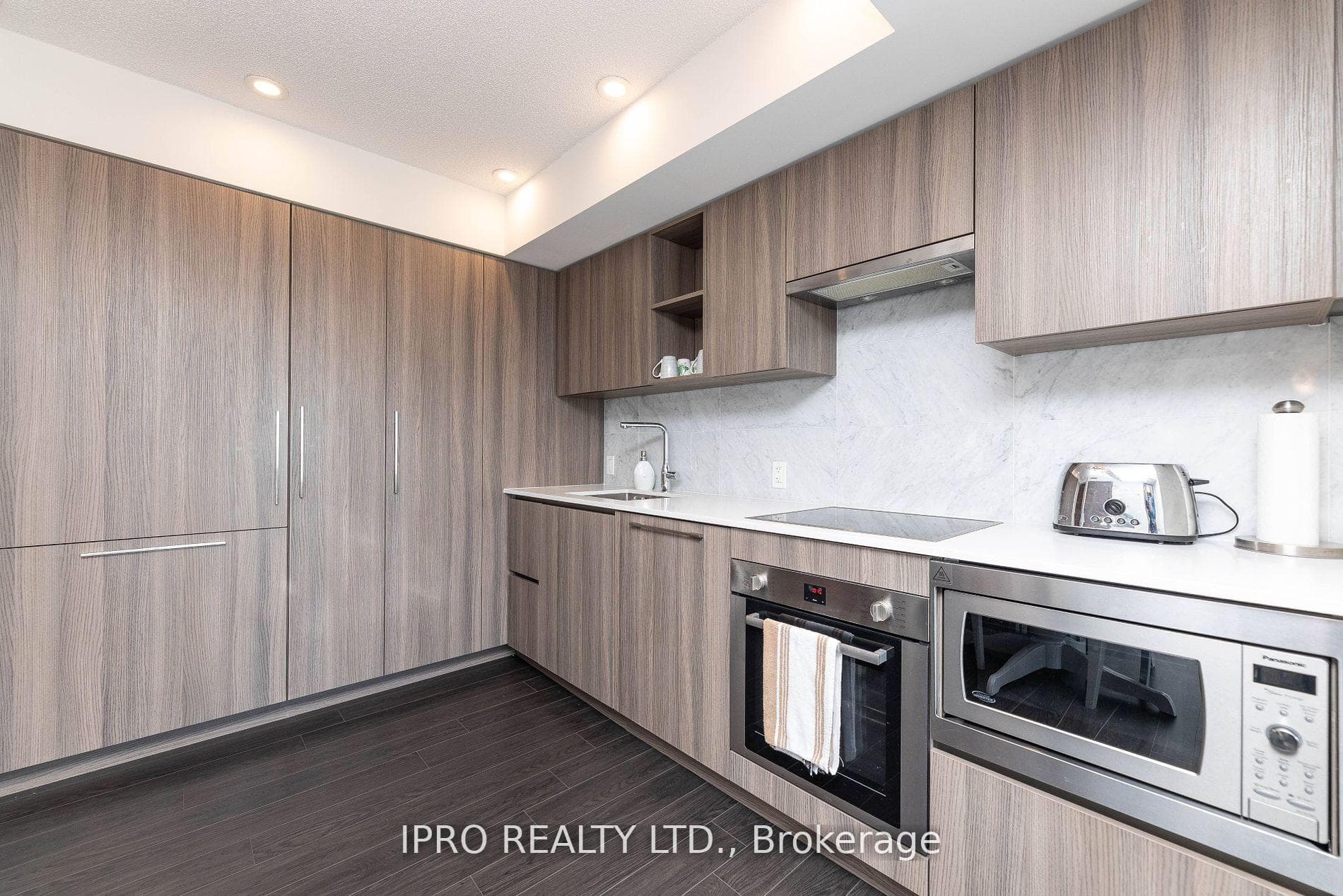 19 Bathurst Street Unit 2311 photo 8