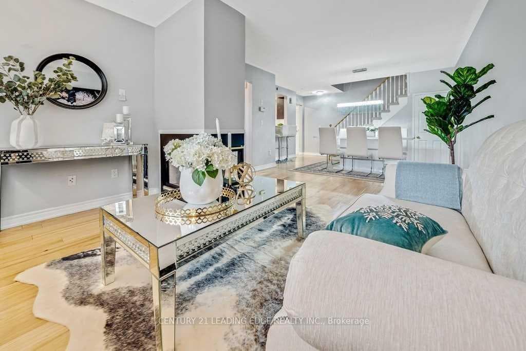 25 Mondeo Drive photo 6