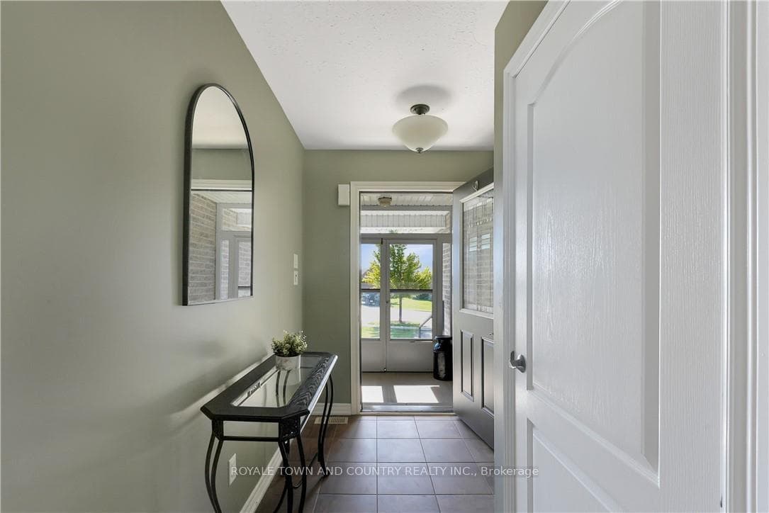42 Matchett Crescent photo 6