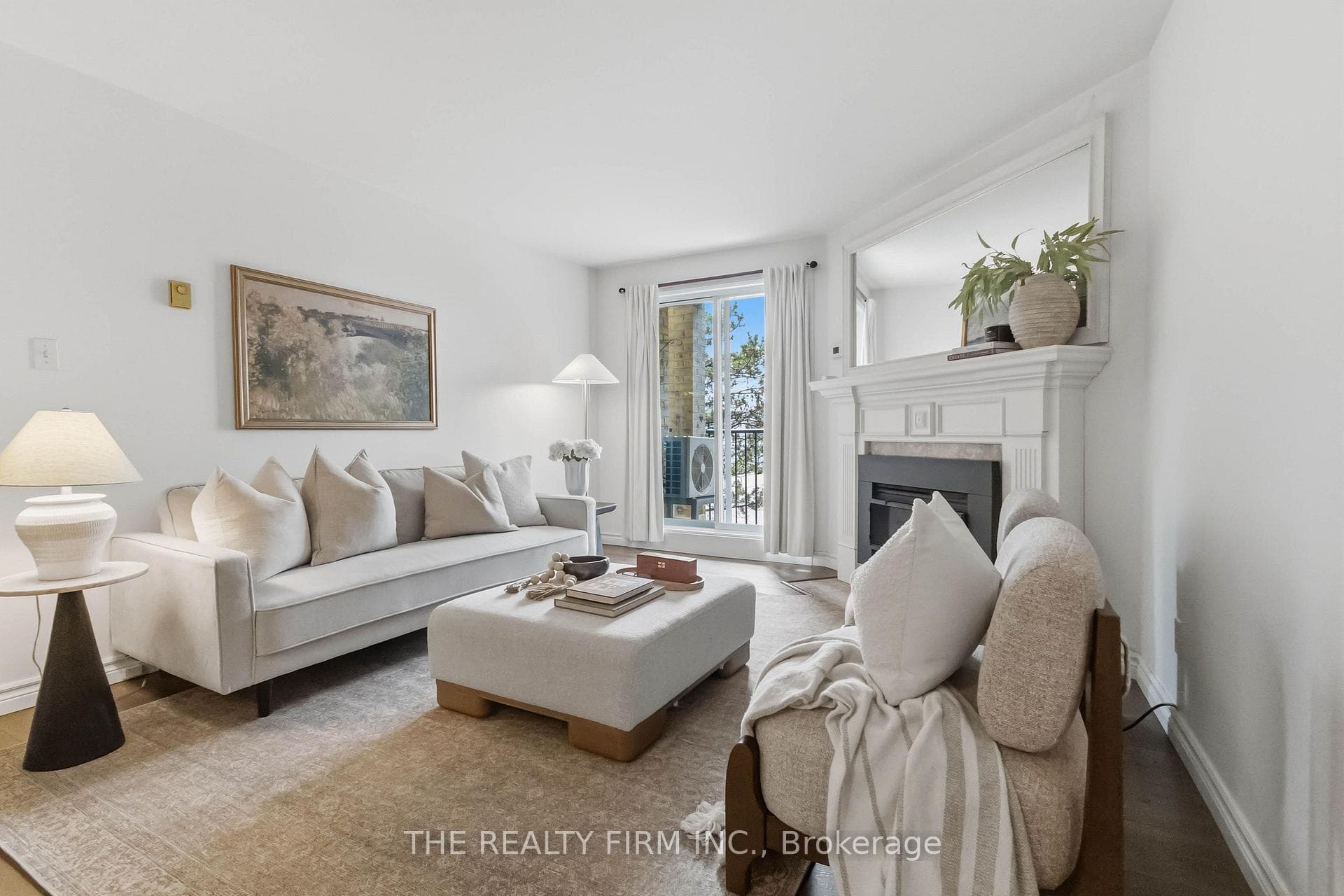 733 Deveron Crescent Unit 210 photo 6
