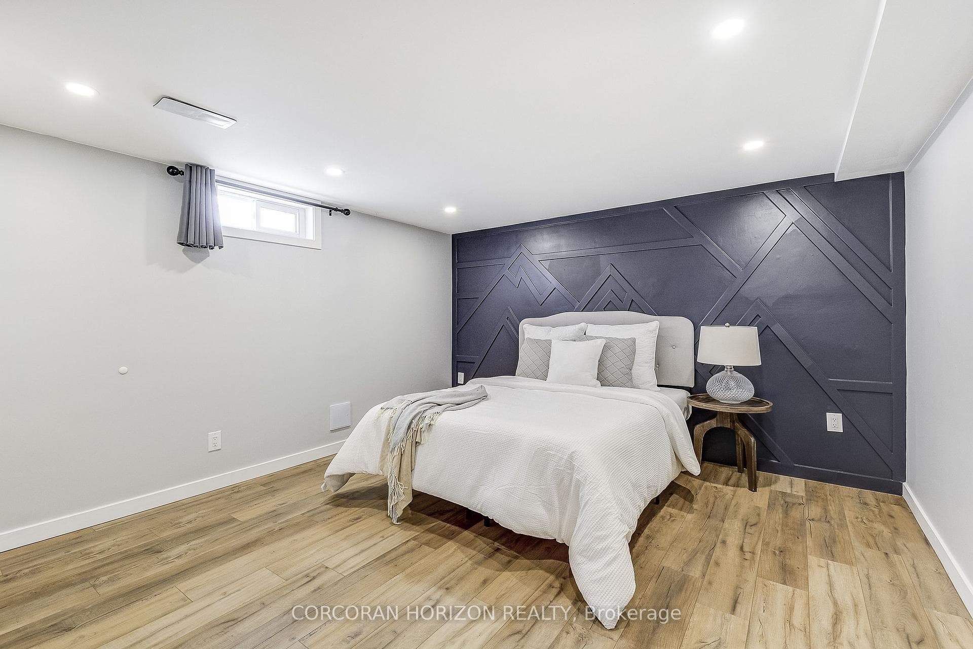11 Thorncliff Drive photo 32