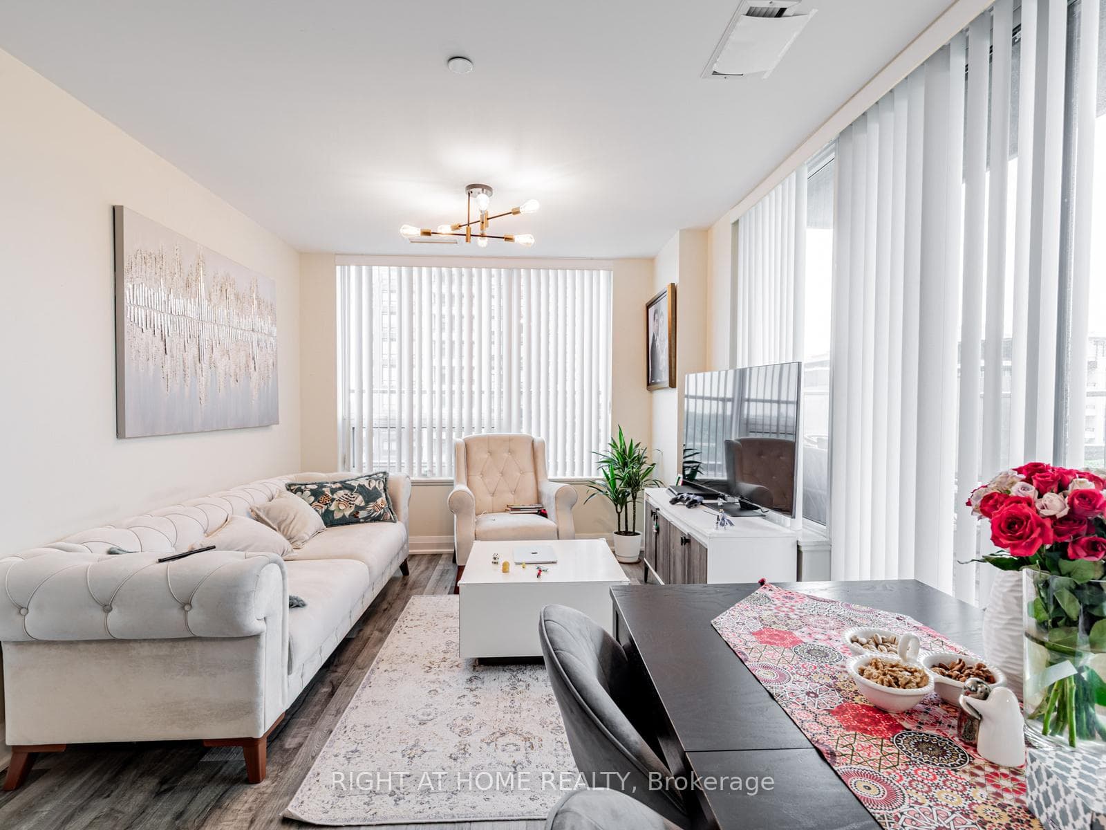 18 Uptown Drive Unit 826 photo 5