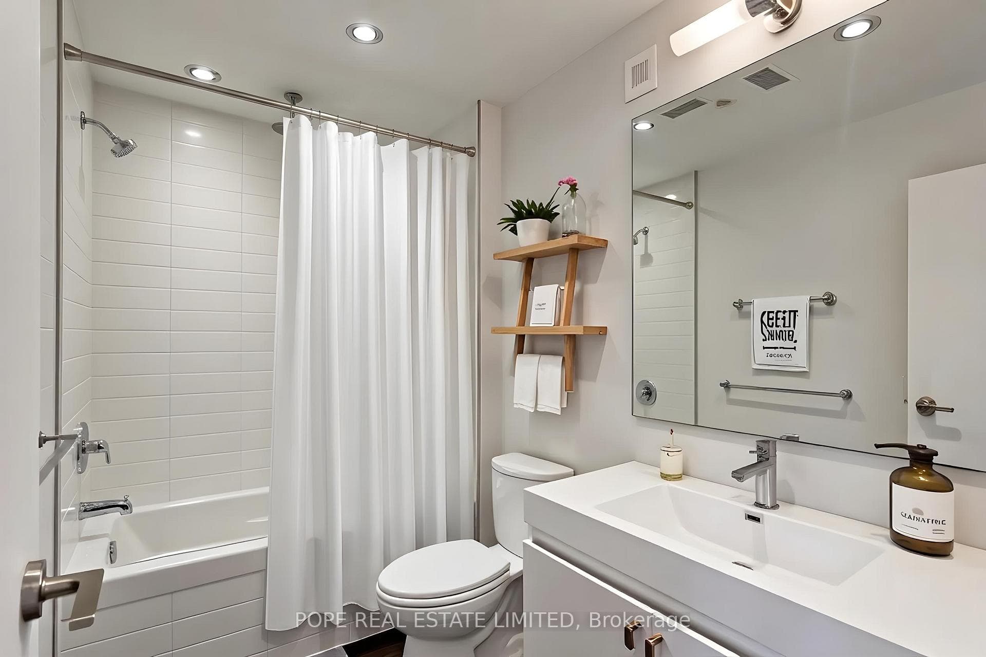 427 Crawford Street Unit 4 photo 4