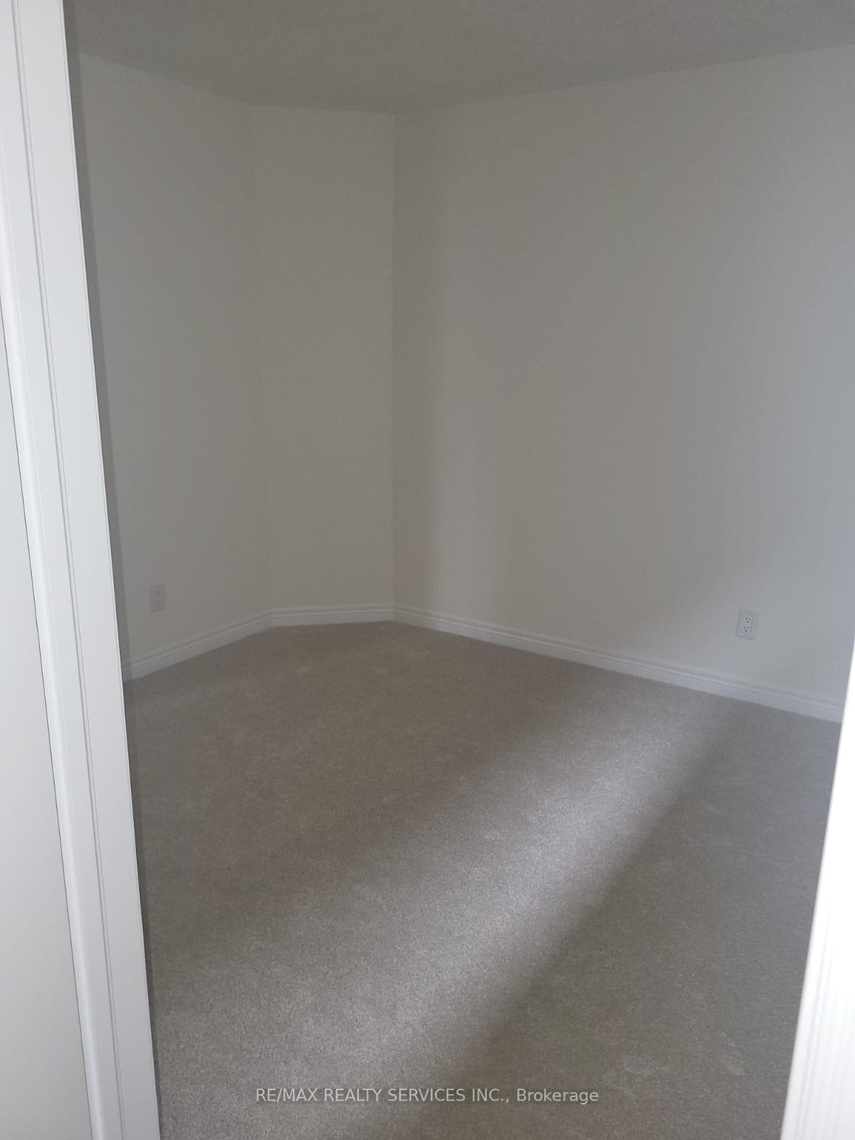 273 Broadacre Drive photo 5