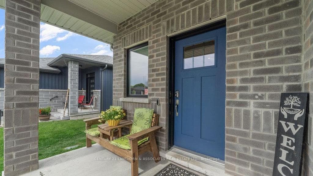 51 Dewal Place photo 2