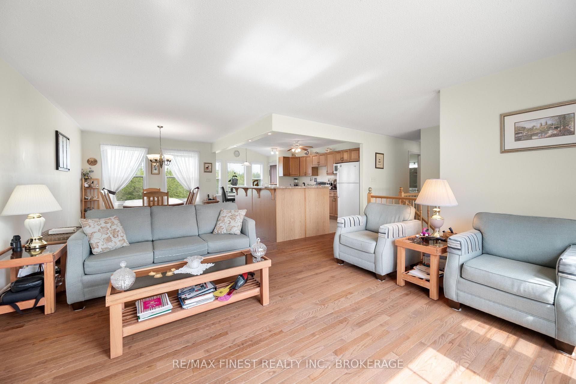 245 Pleasant Drive photo 4