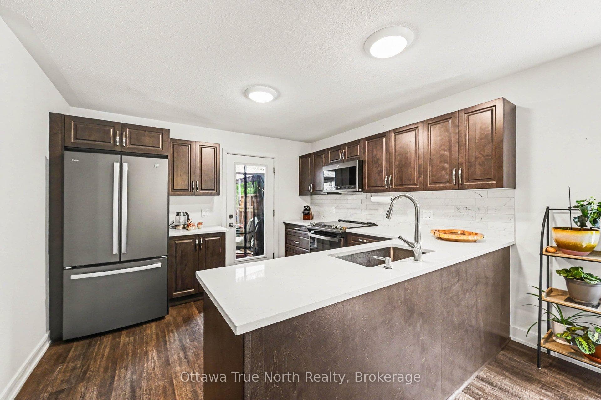 1196 Flat Rapids Road photo 10