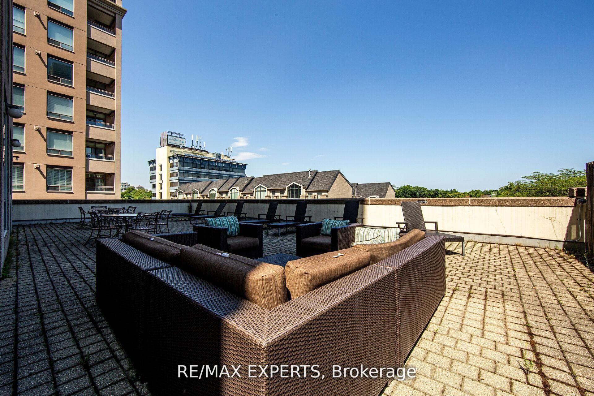942 Yonge Street Unit 1006 photo 43