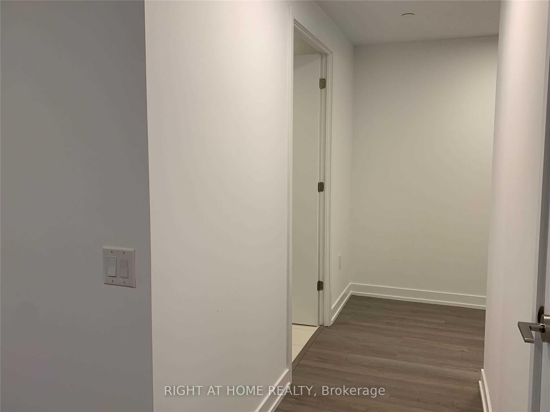 39 Roehampton Avenue Unit 1701 photo 7