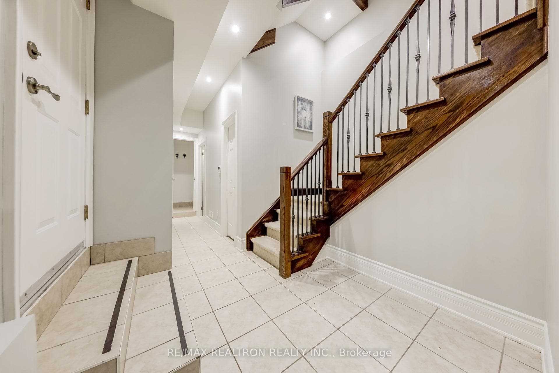 493 Melrose Avenue photo 17