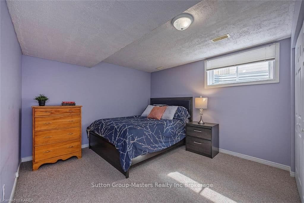 386 COOKE Crescent photo 31