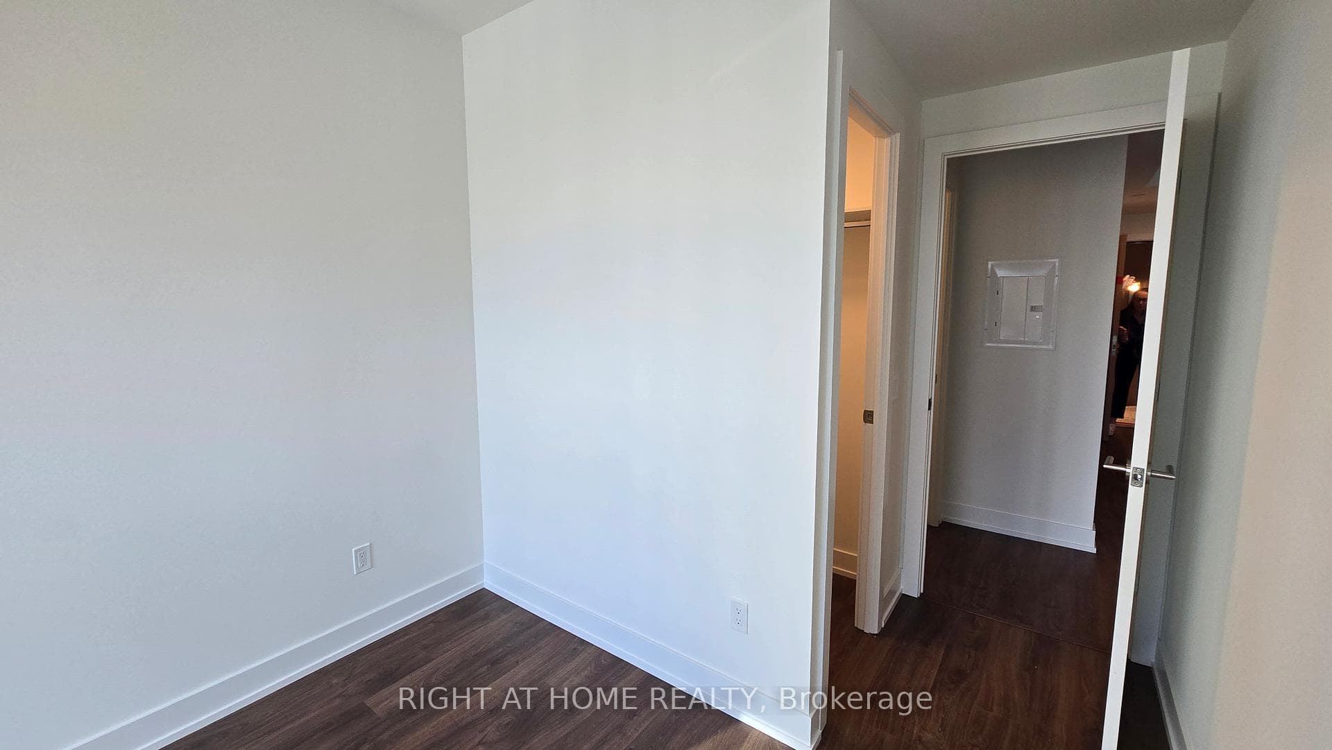 60 Central Park Road Way Unit 709 photo 23