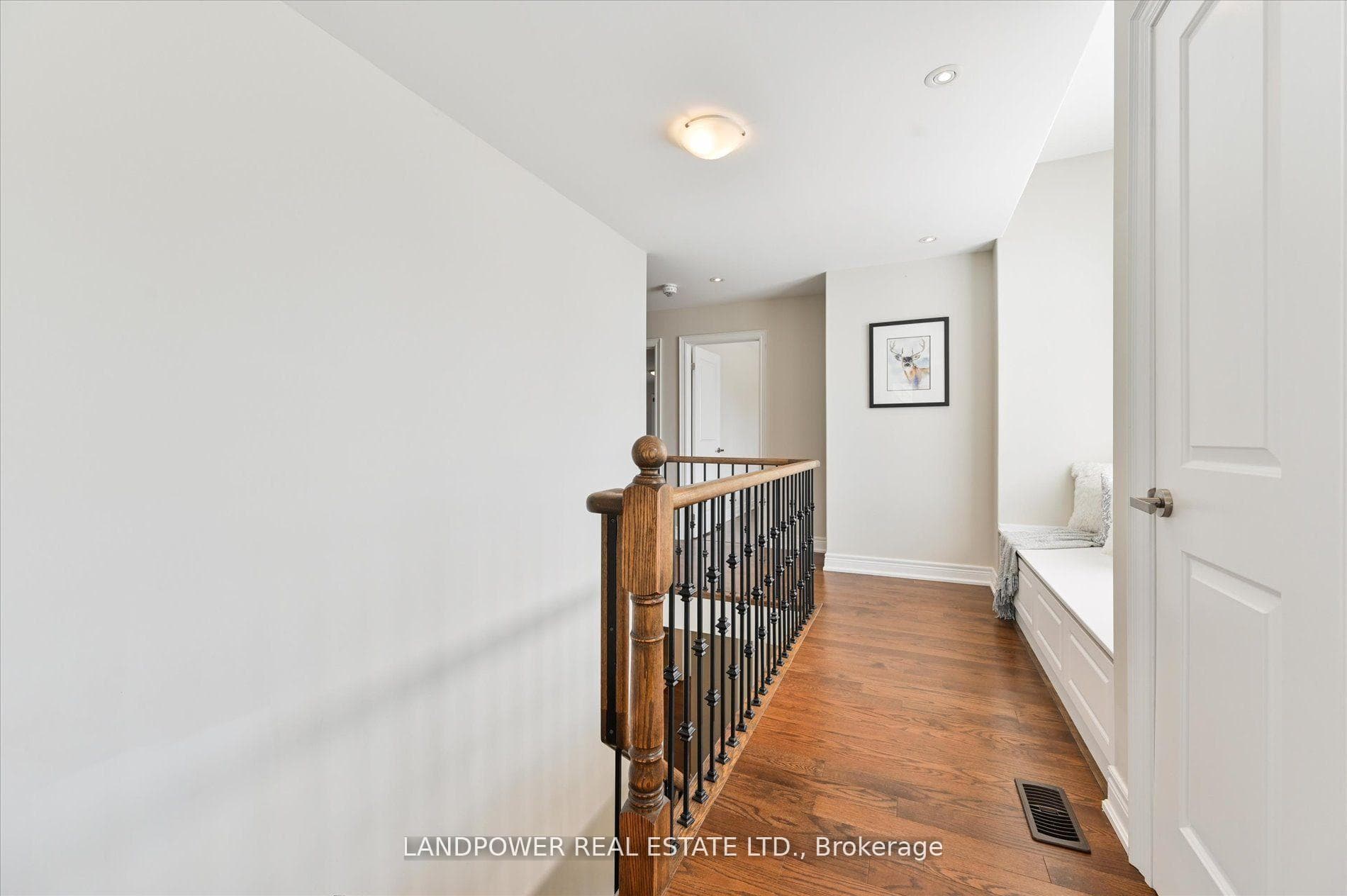 1 Mondial Crescent photo 23