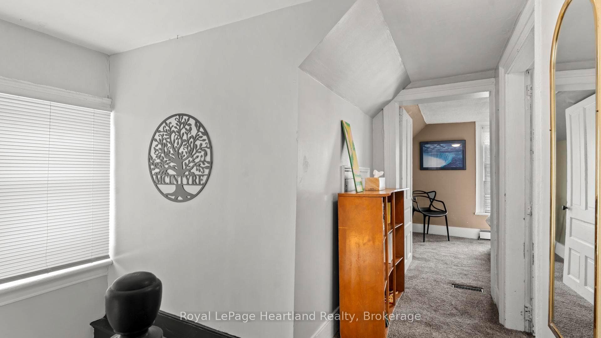 162 Wellington Street photo 26