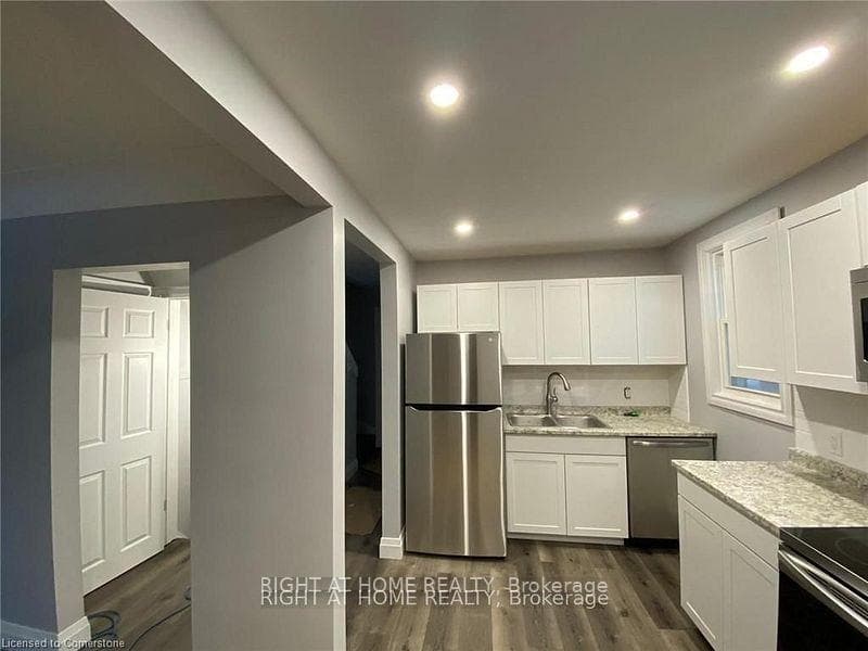 84 Ewen Road photo 4