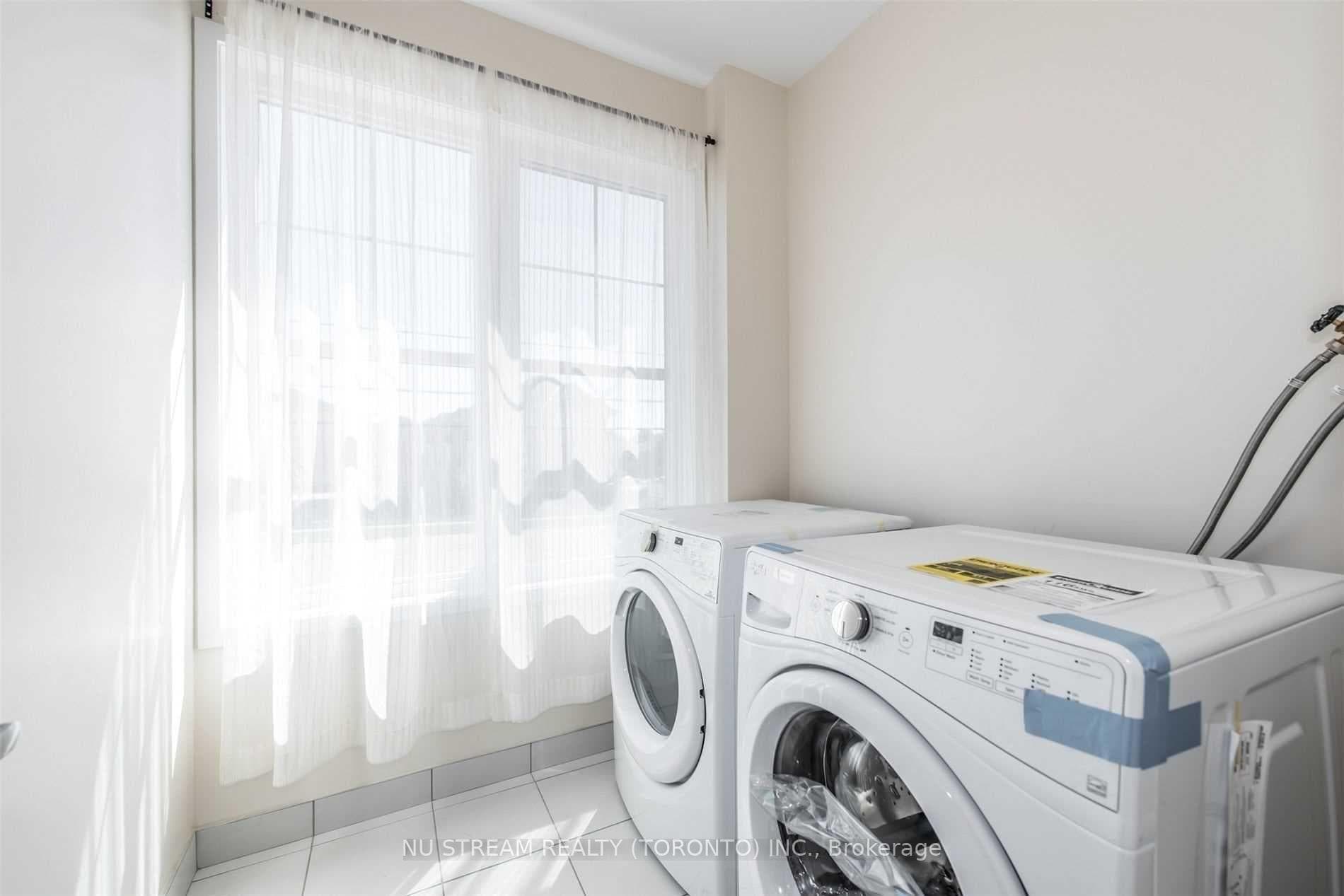 10578 Bathurst Street photo 14