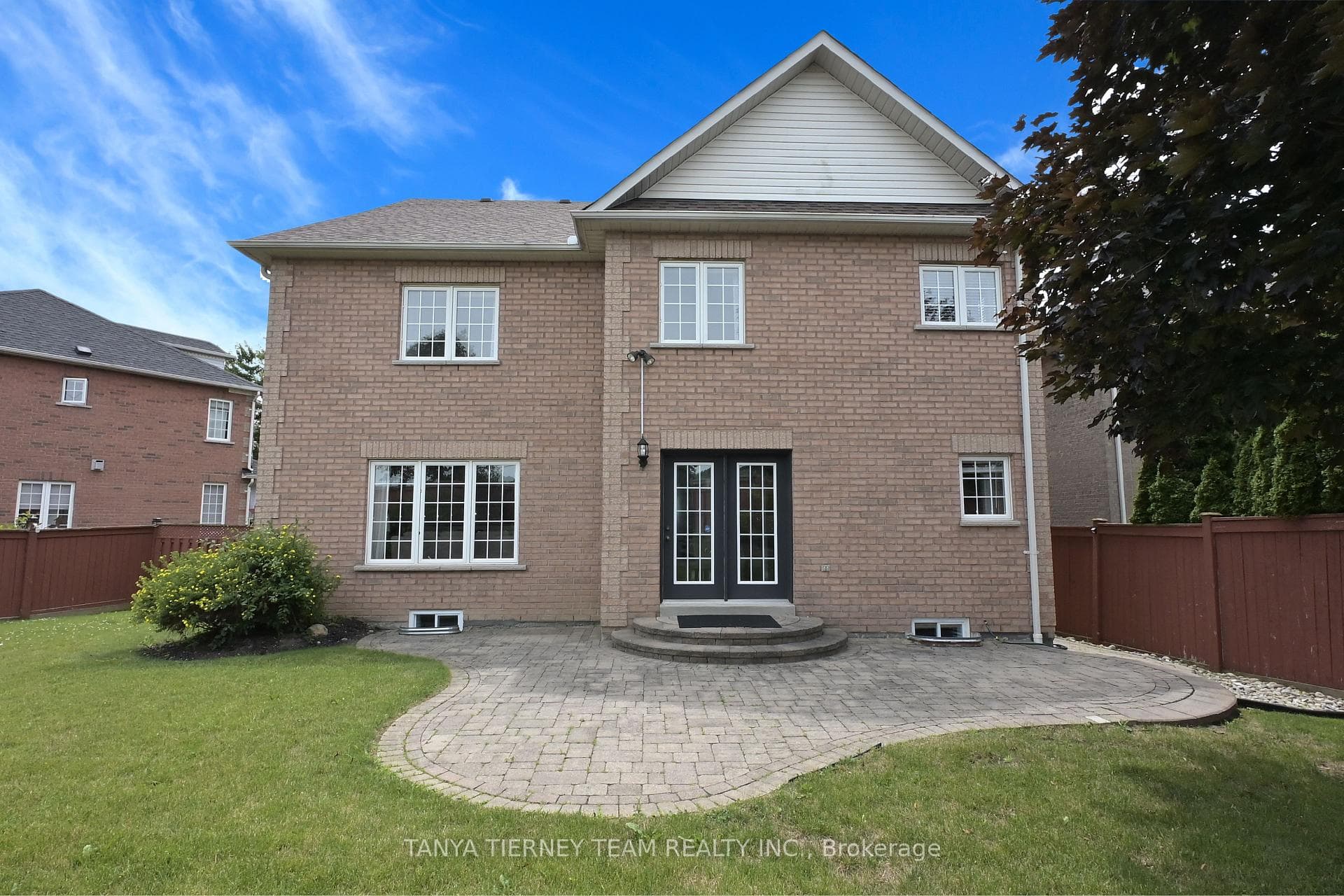39 Dopp Crescent photo 37
