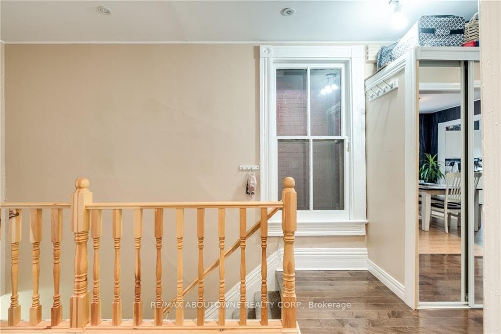 100 Grant Avenue photo 3