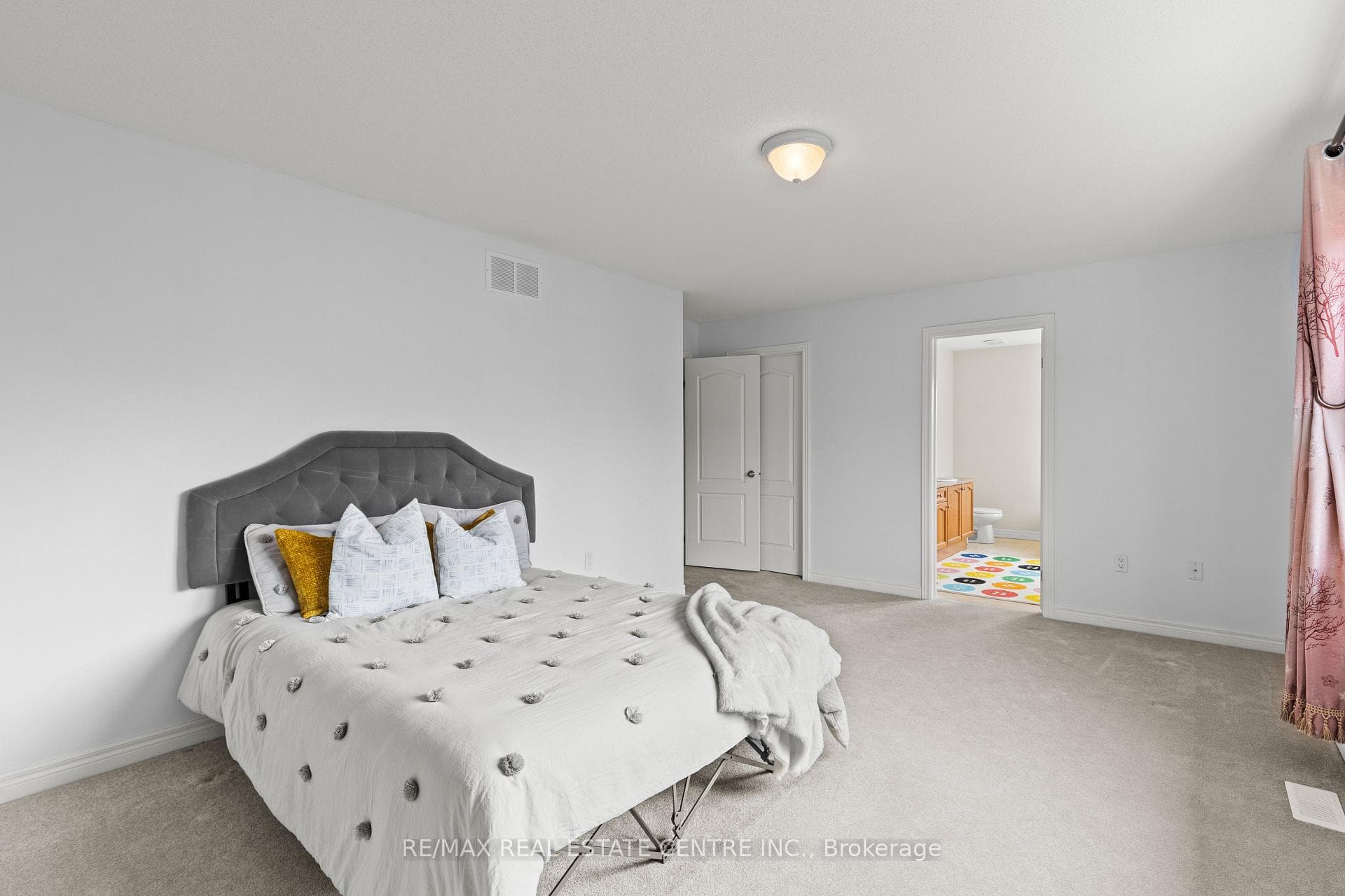 135 Raymond Road photo 14
