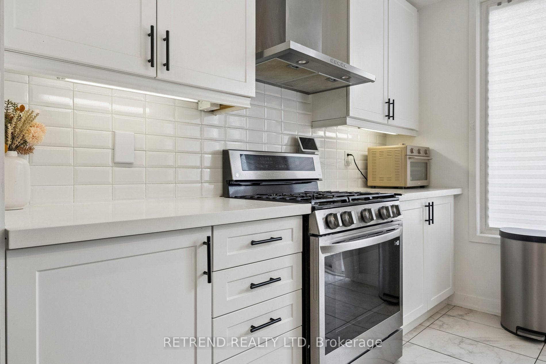 192 Salterton Circle photo 13