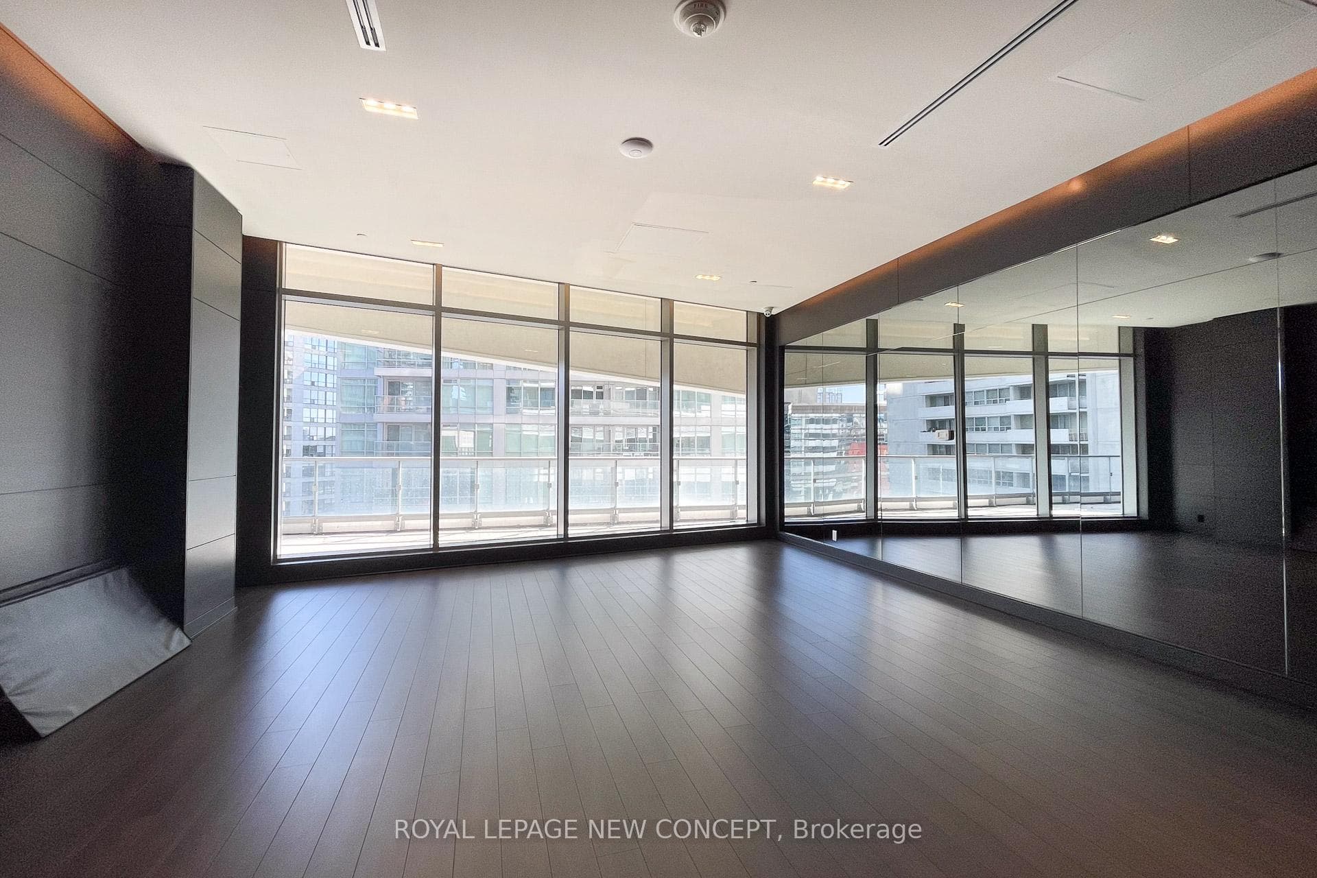 2221 Yonge Street Unit 1408 photo 36