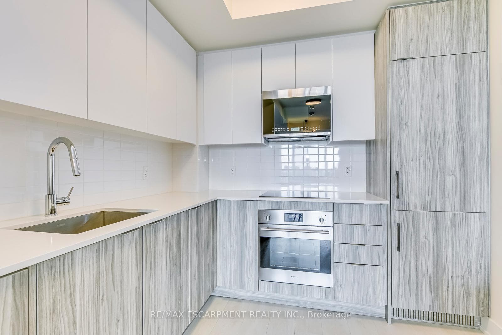 2489 TAUNTON Road Unit 1120 photo 16