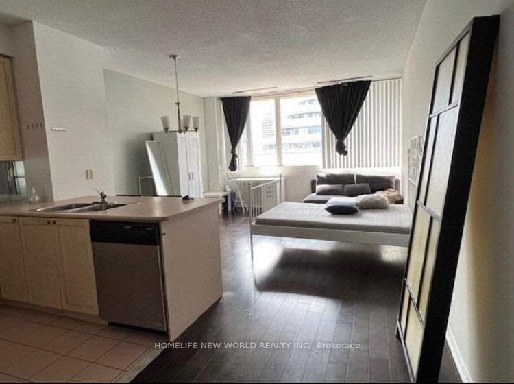 555 Yonge Street Unit 513 photo 5