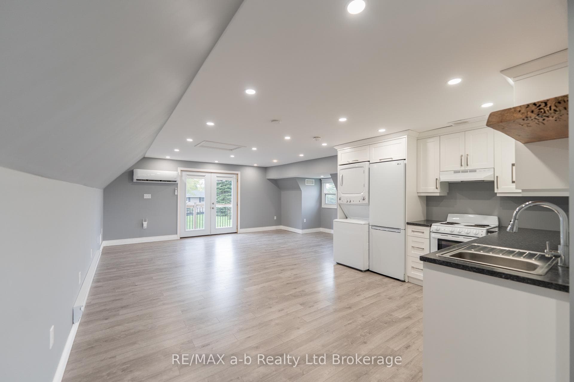 57185 Eden Line photo 22