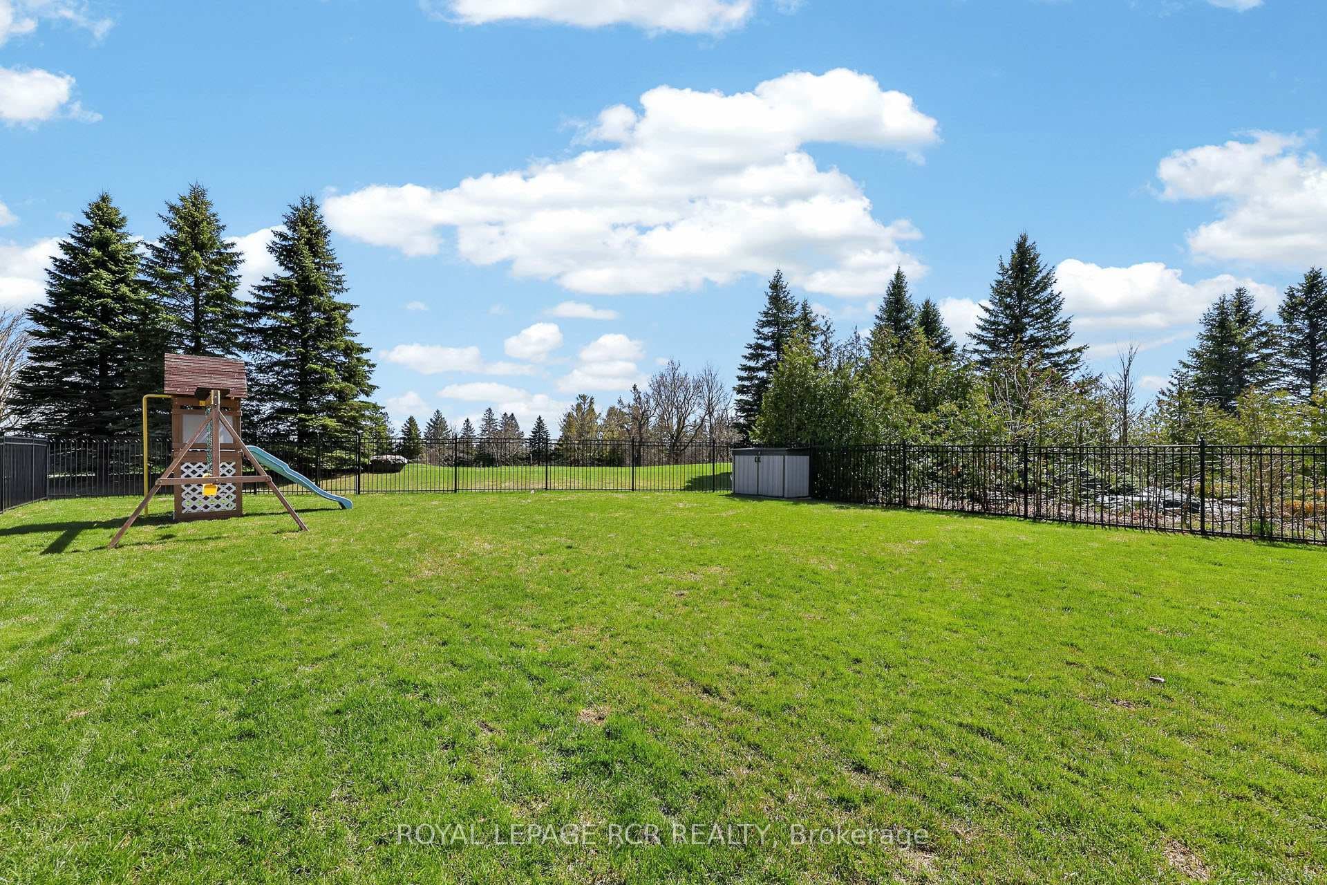 14 Emerald Heights Drive photo 35