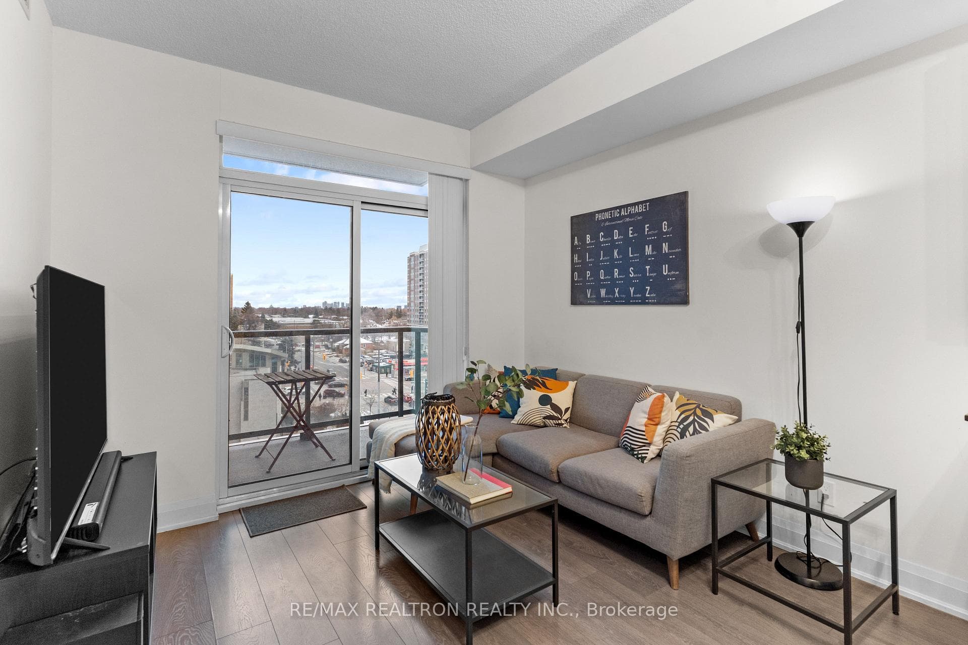 68 Canterbury Place Unit 712 photo 8