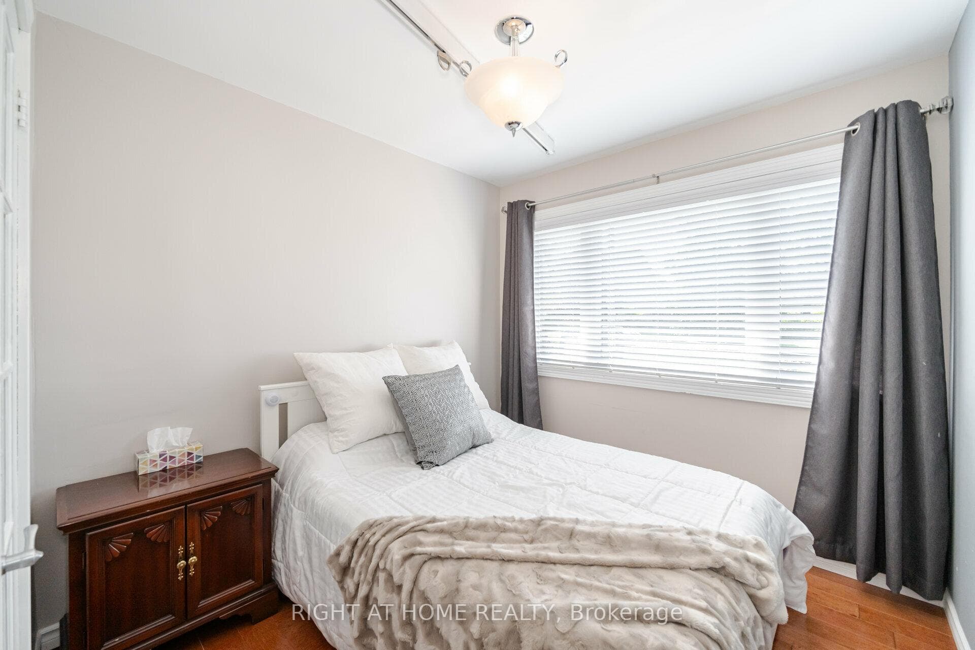 104 Barton Street photo 14