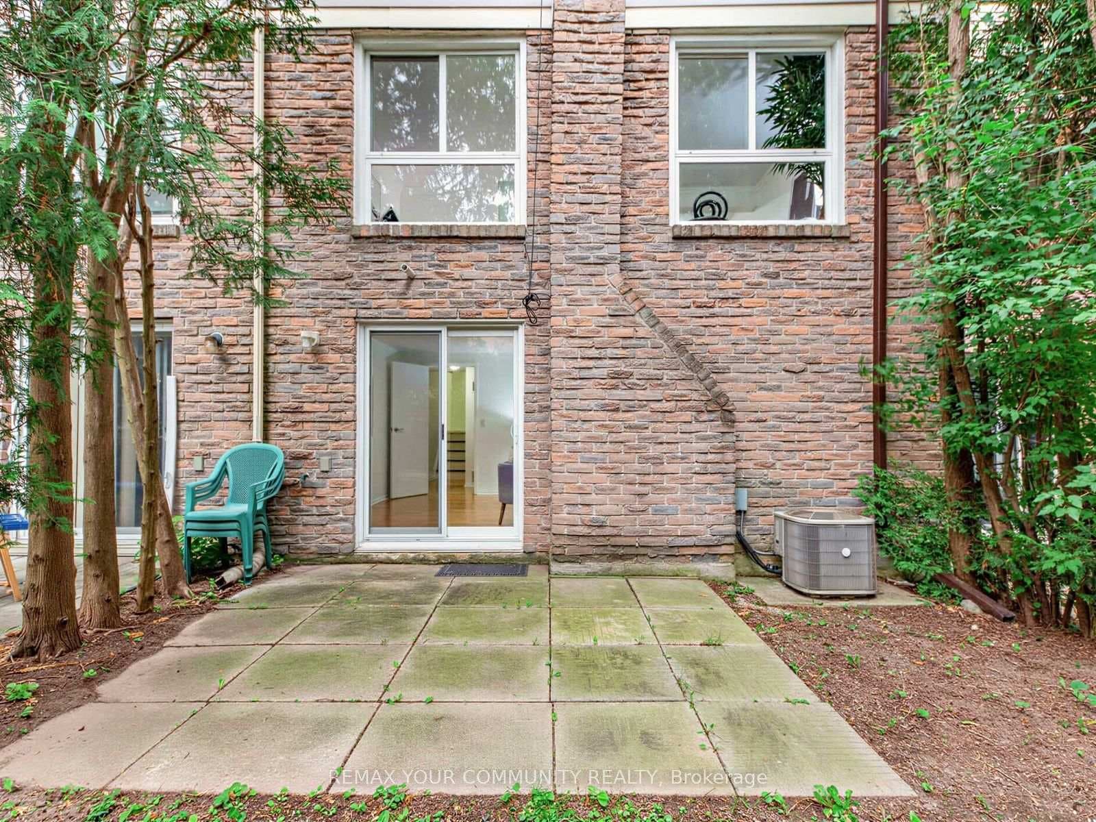 88 Dana Crescent photo 33