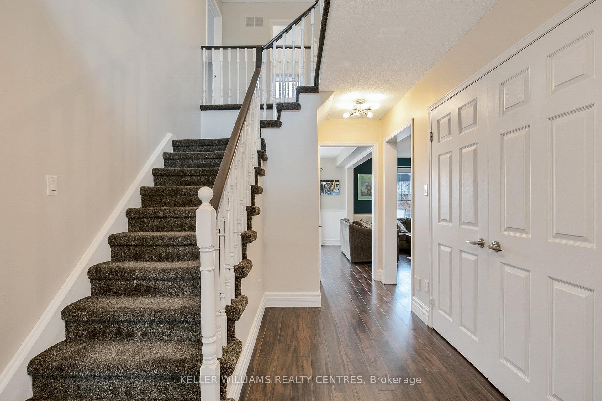 237 Osmond Crescent photo 3
