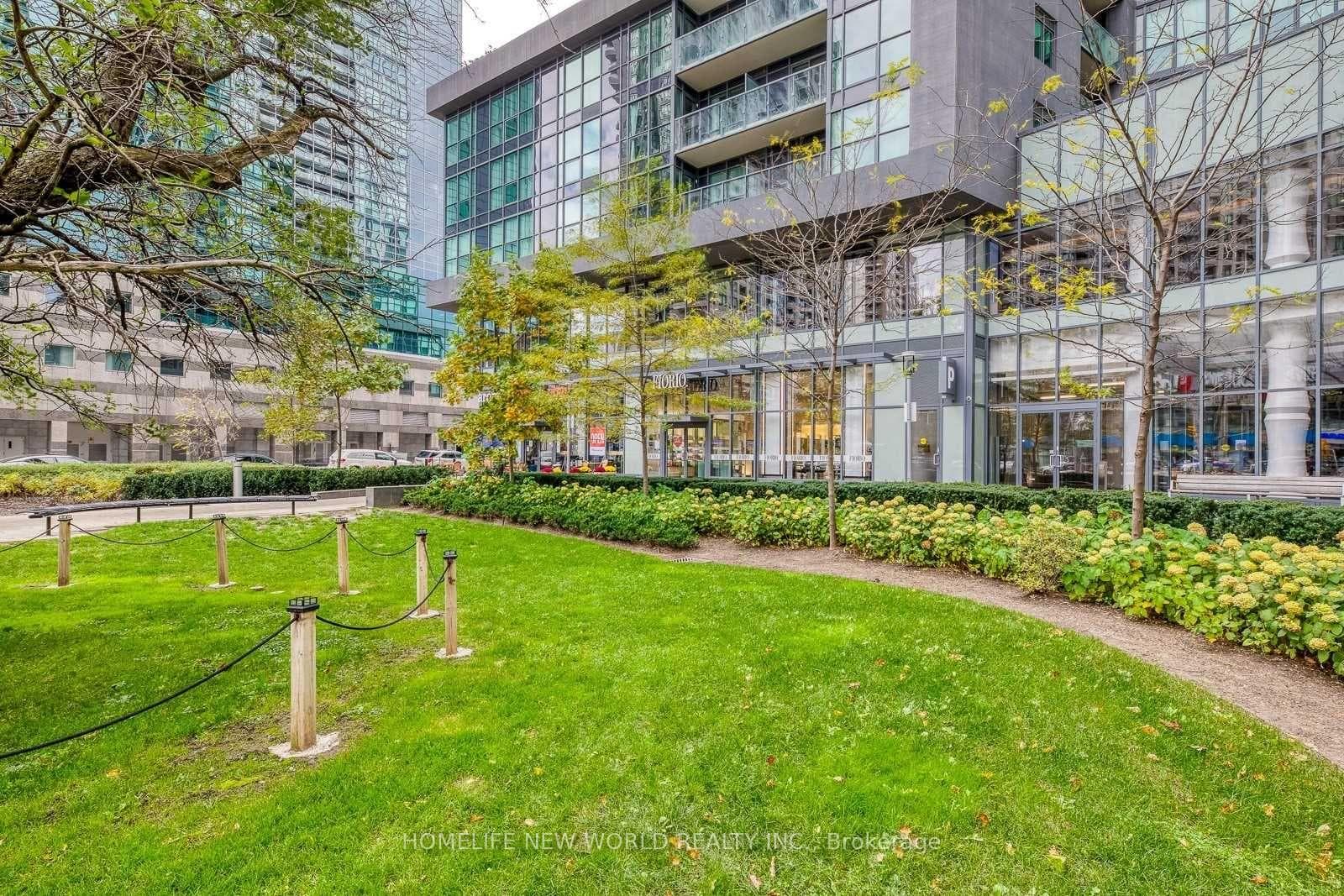 5168 Yonge Street Unit 1902 photo 4