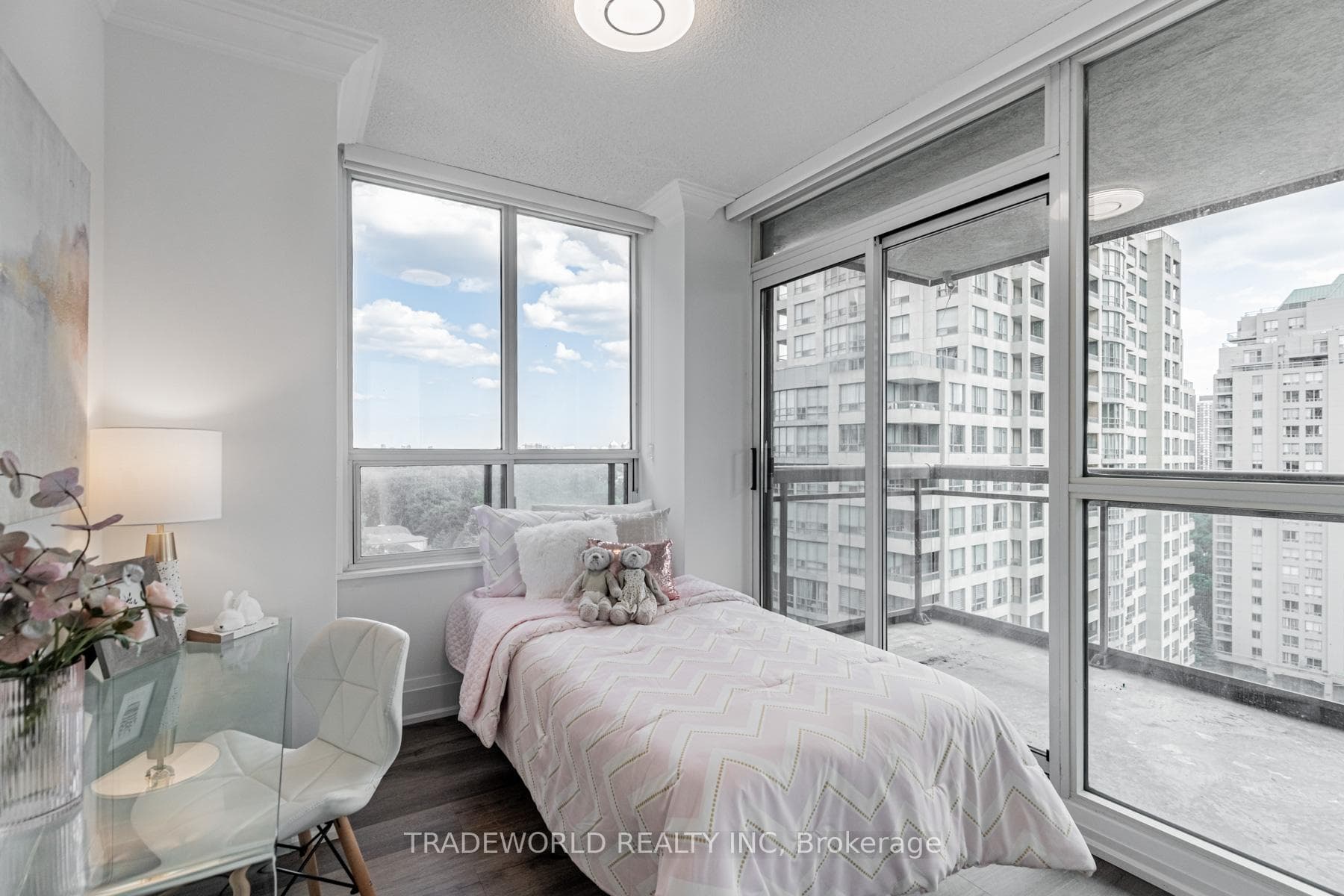 18 Parkview Avenue Unit 1506 photo 21
