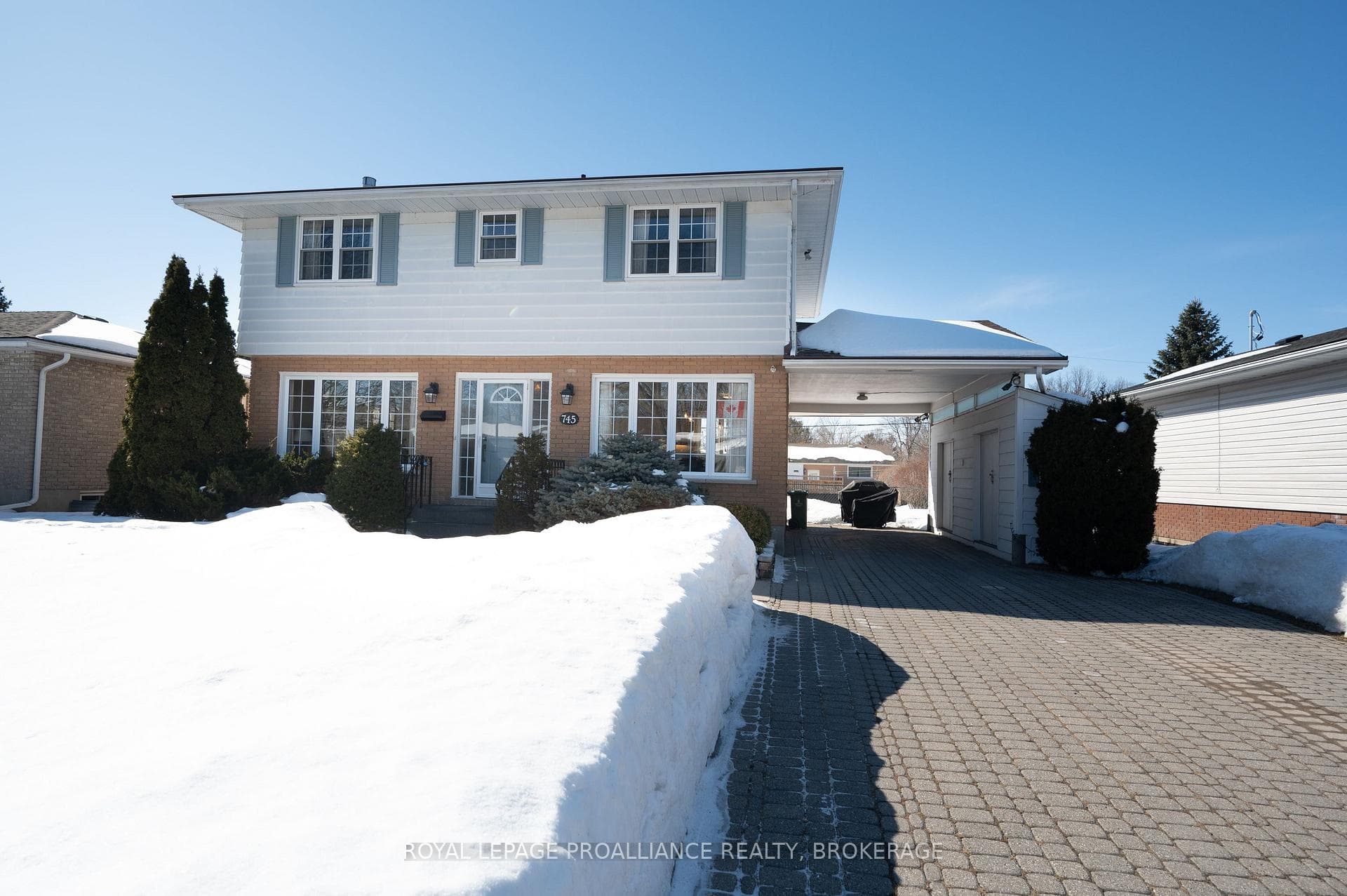 745 Sussex Boulevard photo 1