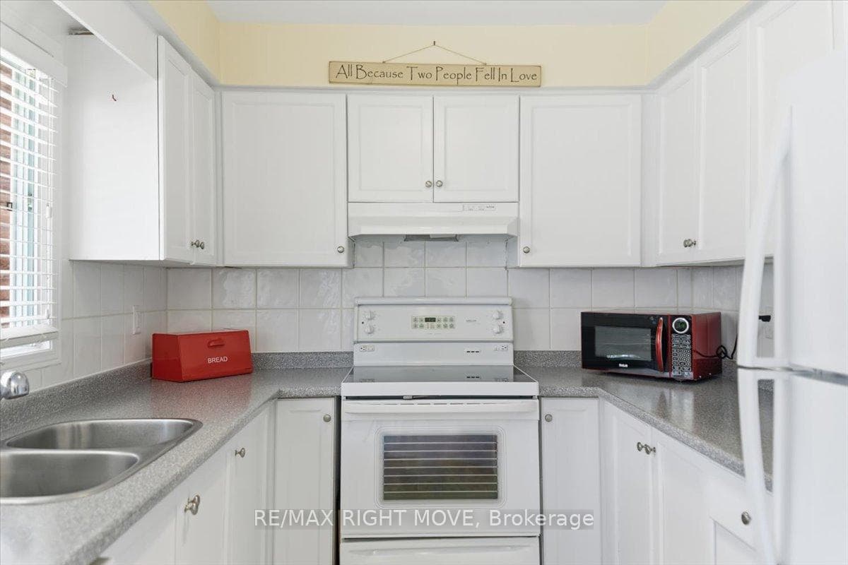 470 st vincent Street photo 27