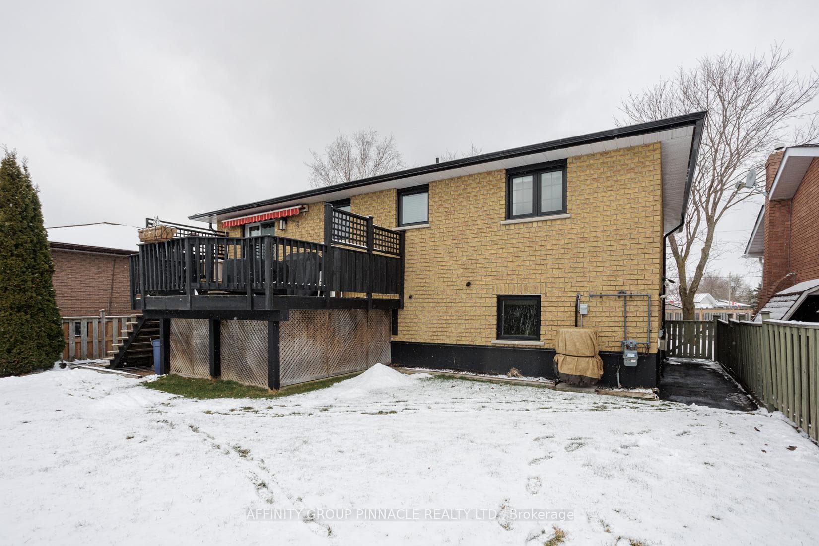 271 Mary Street photo 36
