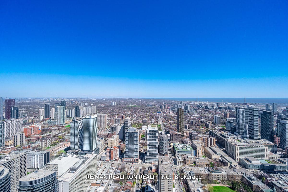 388 Yonge Street Unit 6404 photo 27