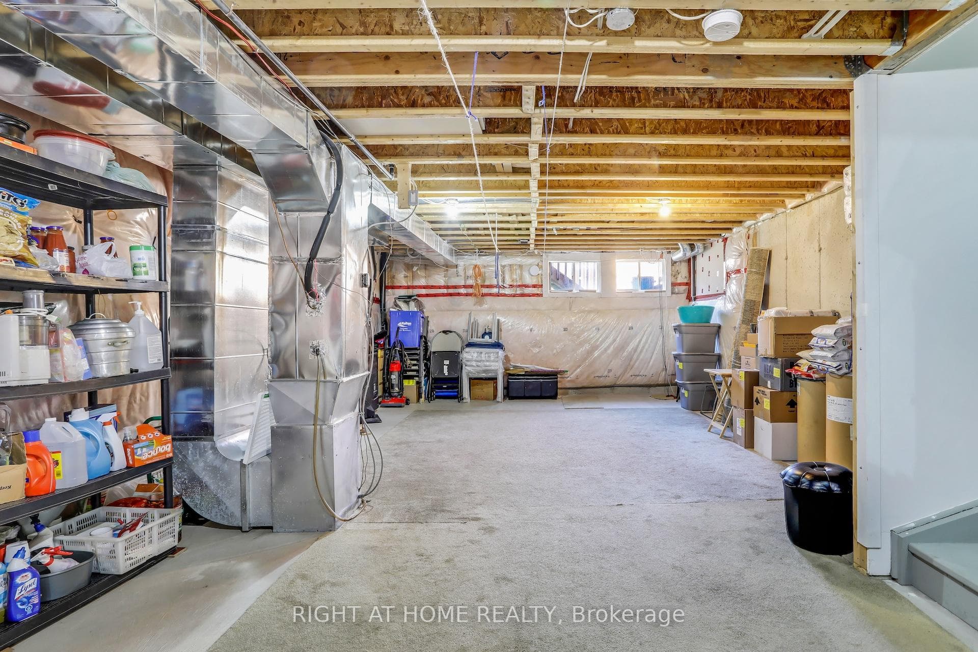 746 Agnew Crescent photo 17