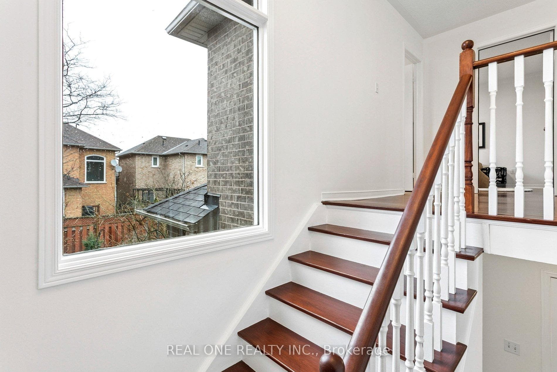 2262 Pell Crescent photo 24