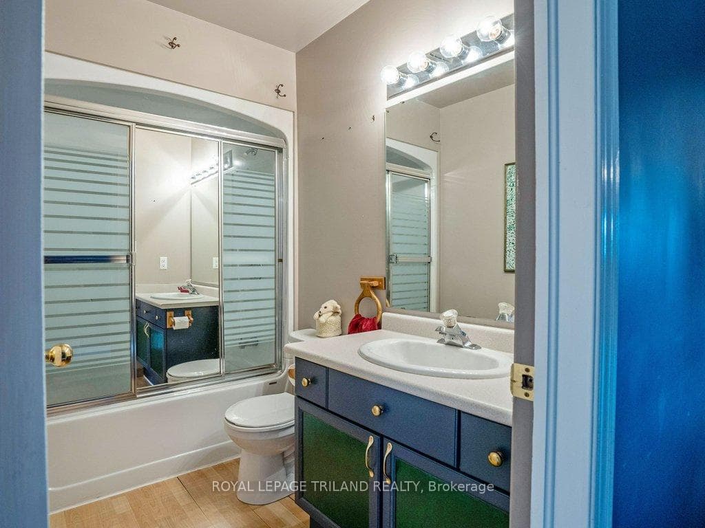 16 Mcgregor Court photo 16