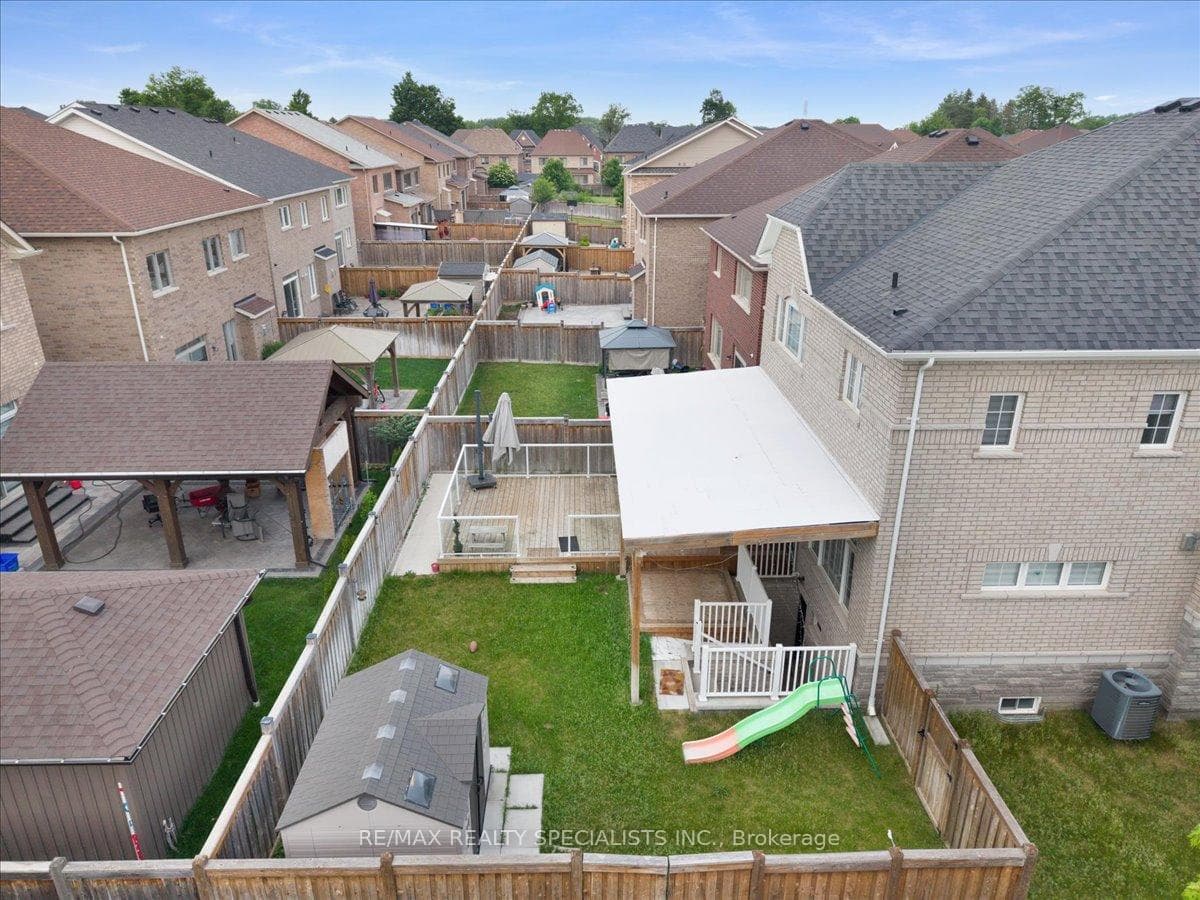 2 Ash Hill Avenue photo 44