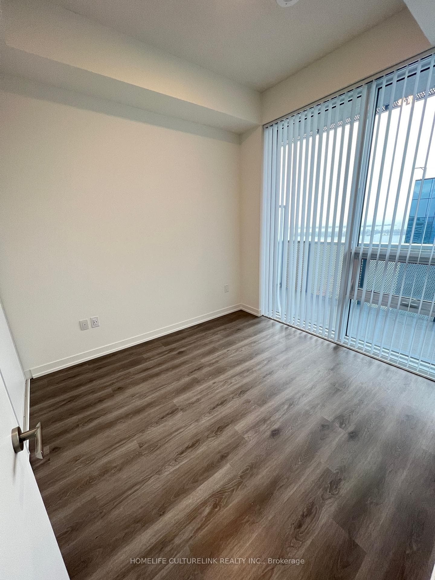 138 Downes Street Unit 4009 photo 5