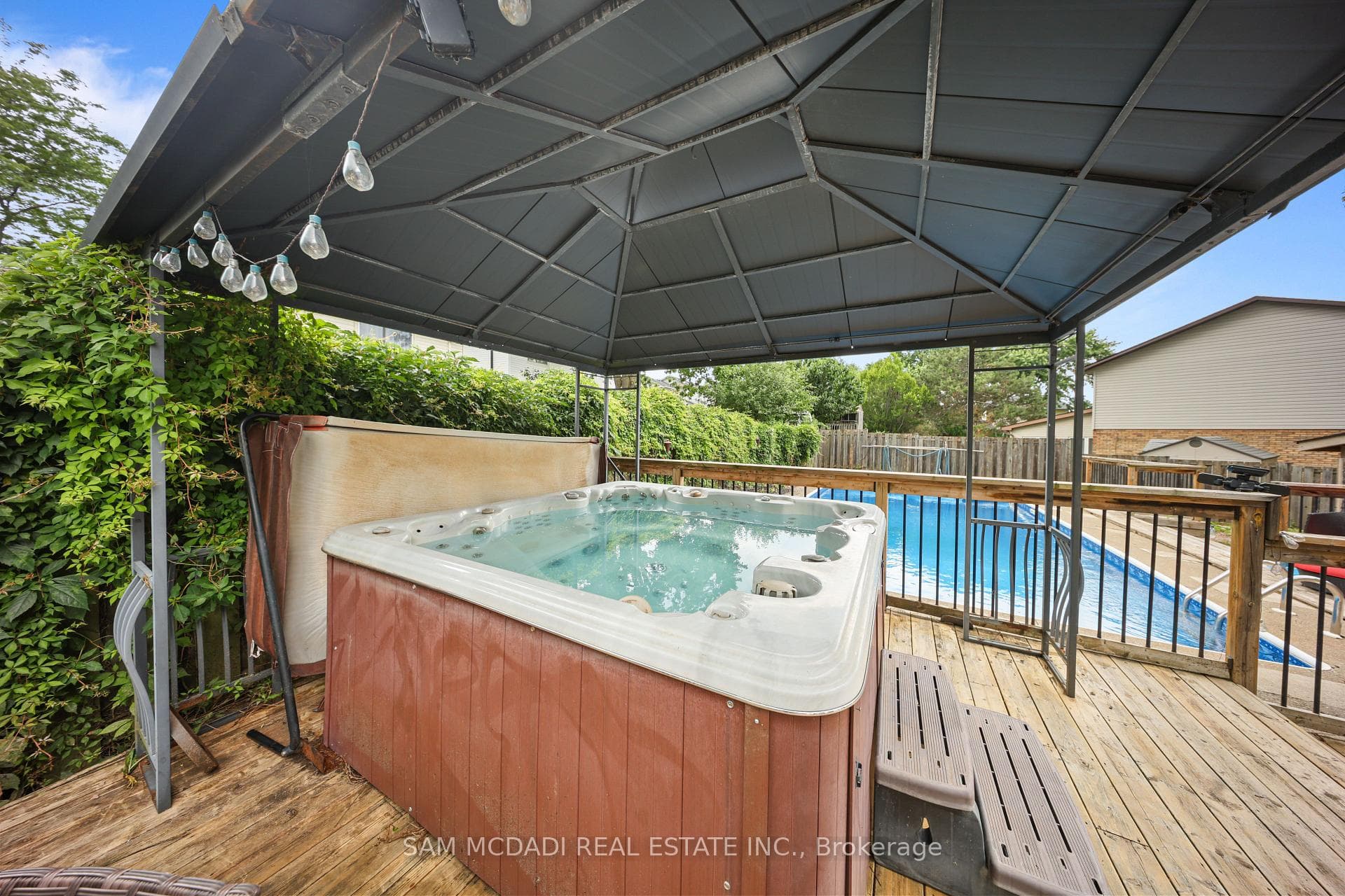 8 Nomad Court photo 32