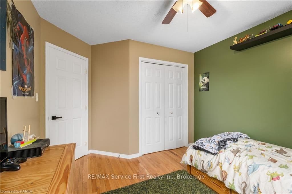 543 FREEMAN Crescent photo 30
