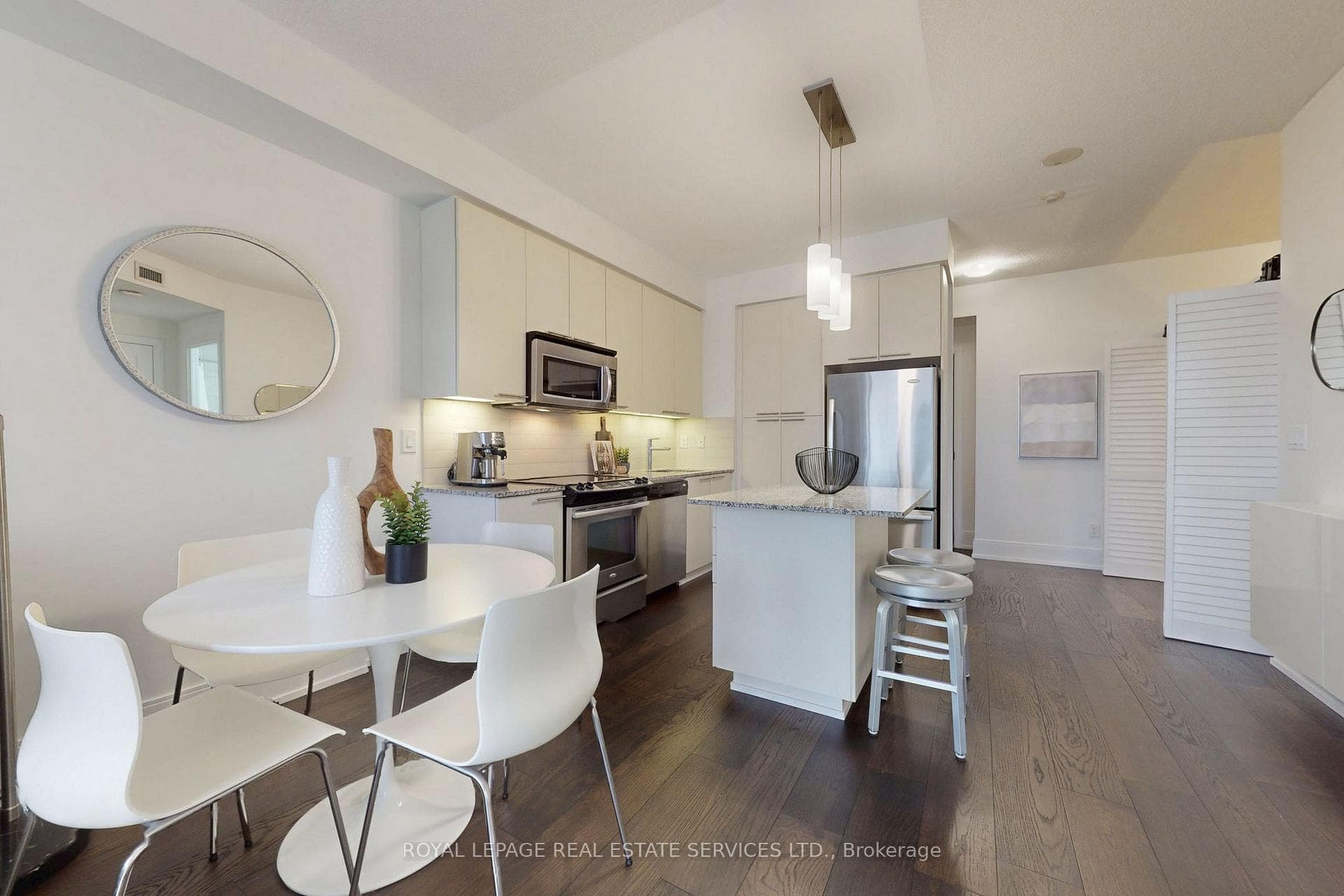 25 Broadway Avenue Unit 901 photo 6