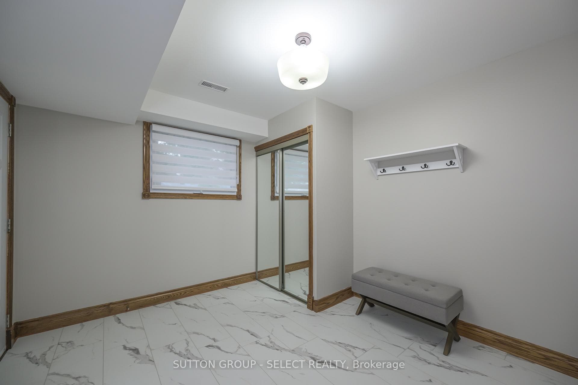281 Everglade Crescent photo 27