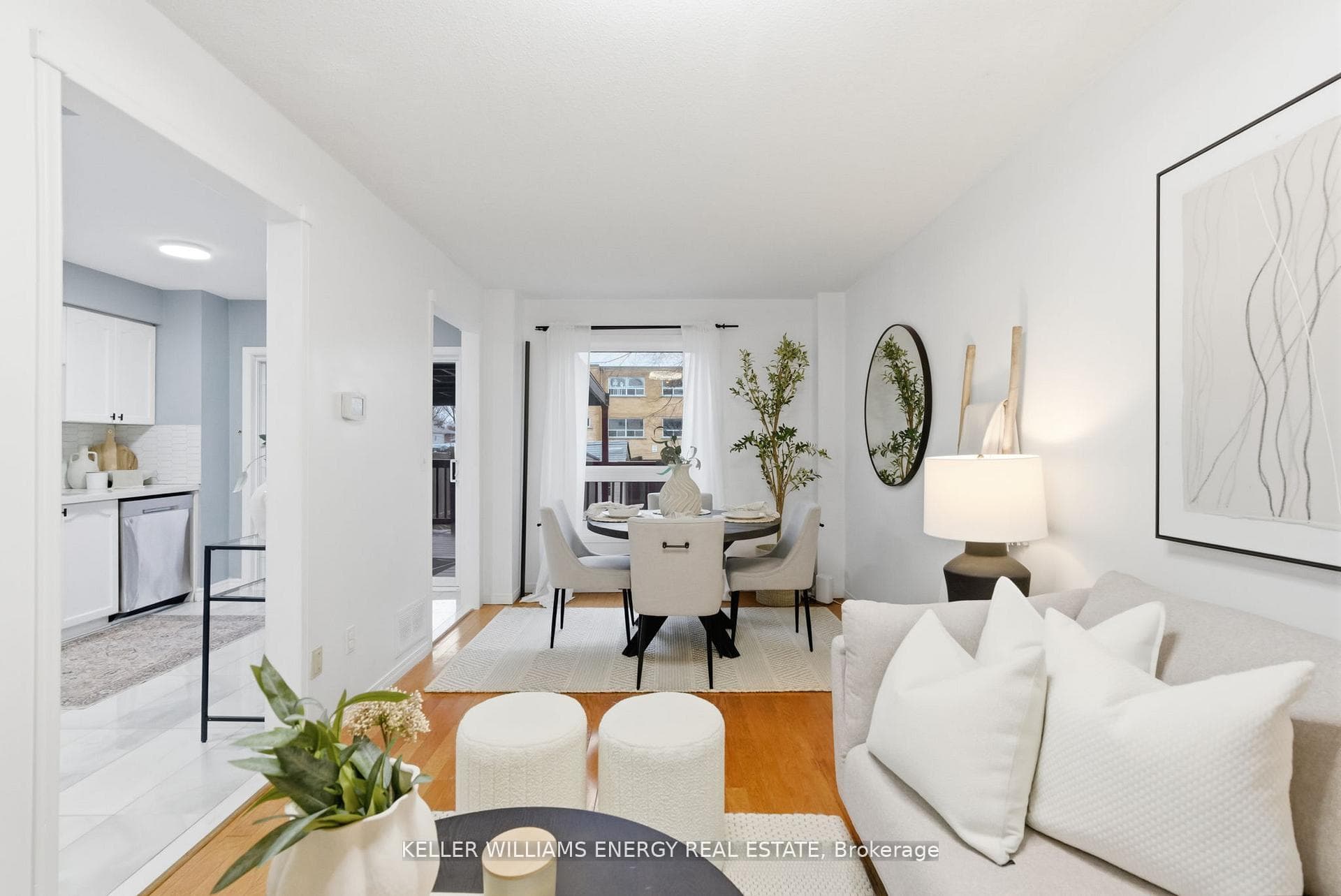 332 Elgin Street photo 15